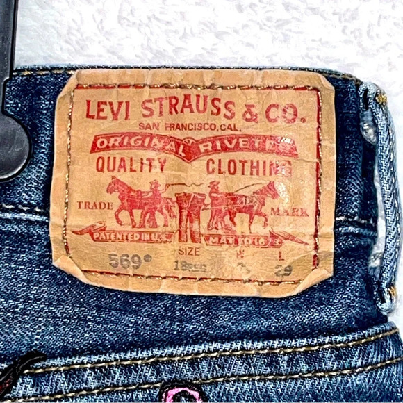 Levis 569 Cut Off Distressed Denim Shorts Womens 30/31 Patches Y2K Festival - Picture 3 of 10